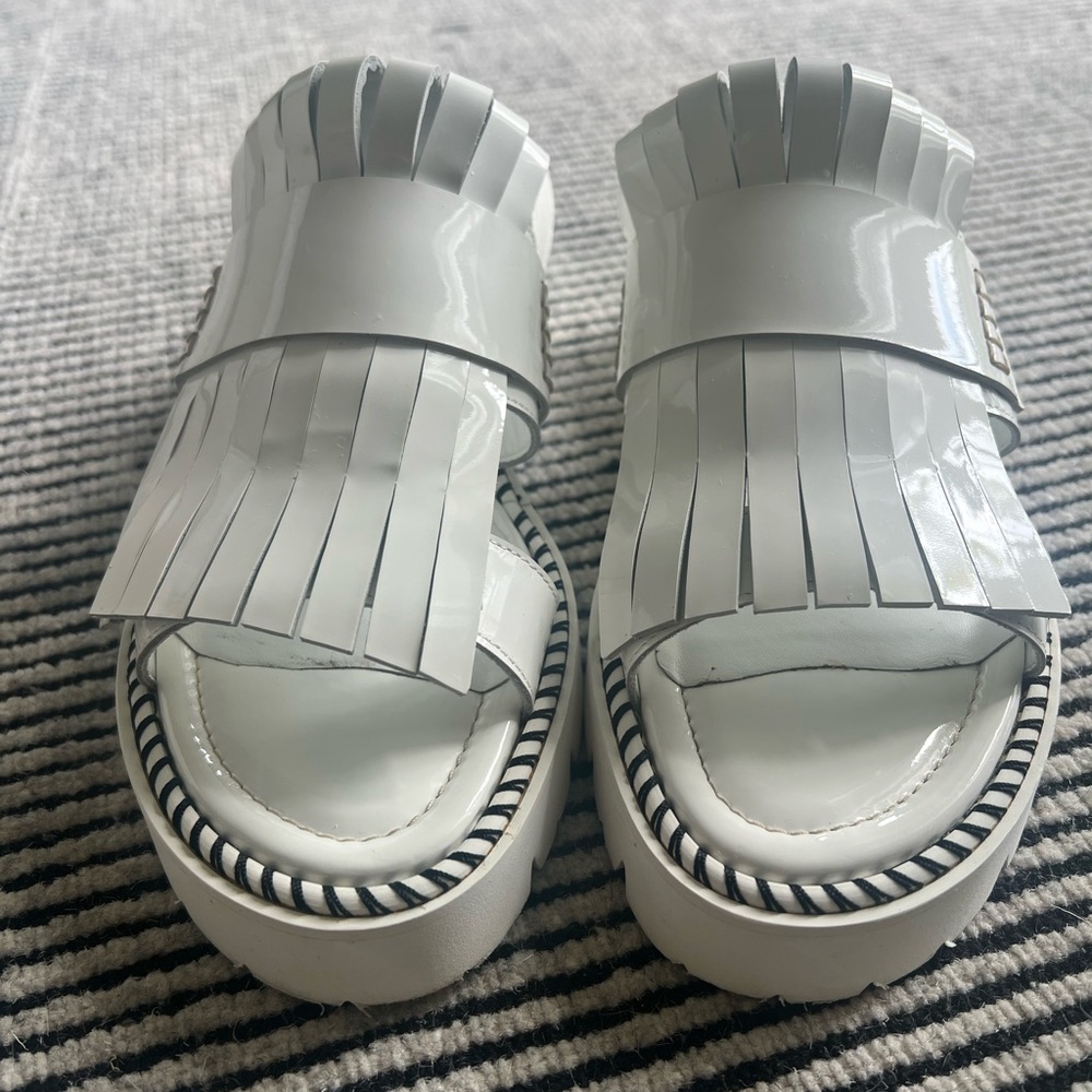 La Canadienne Sandals Size 37